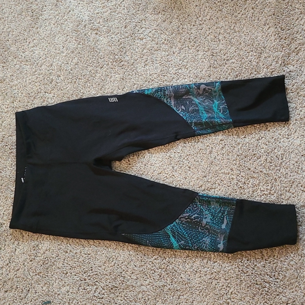 Second Skin Crop Leggings - Picture 1 of 3